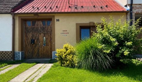 Na predaj starší rodinný dom v obci Budmerice 541m2
