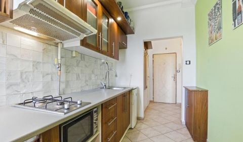 REZERVOVANÝ / 2- izbový byt na Rovníkovej ulici 