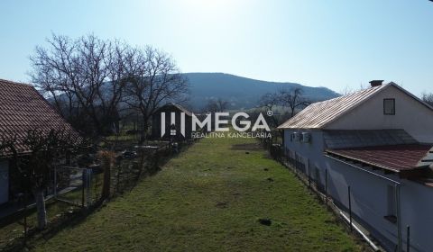 Rovinatý pozemok na predaj, obec Ptičie! Exkluzívna ponuka!