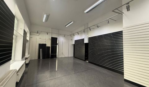 Lukratívny obchodný priestor v Centre Topolčian  