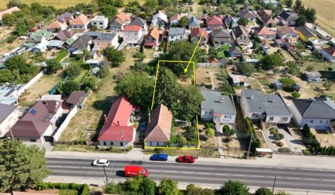 Veľký STAVEBNÝ POZEMOK so starším domom - Krušovce