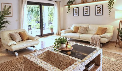 MODERNÝ 6-IZBOVÝ BUNGALOV S TERASOU A POZEMKOM 884 m² – RATNOVCE