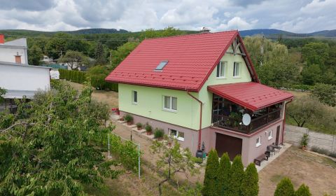 Poschodový rodinný dom v  obci Klokočov okr. Michalovce