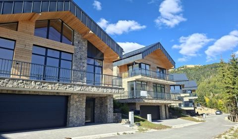 Novostavby exkluzívnych chaletov v centre Donovál, jedinečná poloha, s