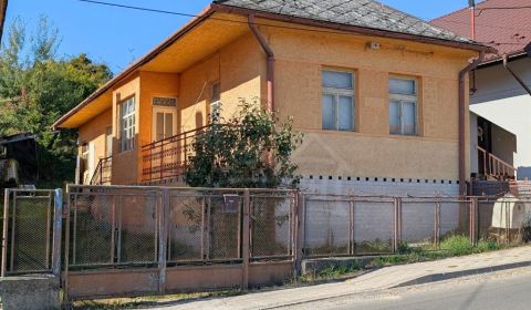 Menší dom vhodný aj ako chalupa – Hankovce, okres Humenné