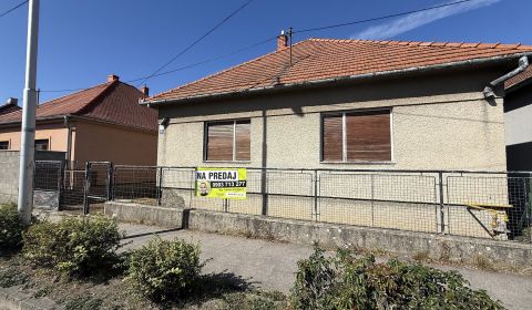 PREDAJ - RODINNÝ DOM - ZLATÉ MORAVCE