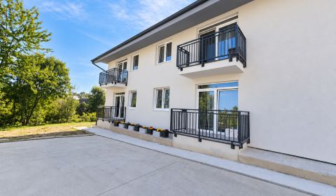 2 izbový byt Motešice 60m2 + parkovacie miesto - prenájom 