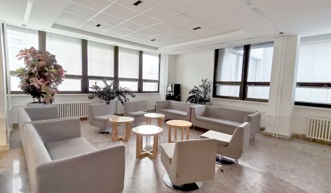 Kancelárske priestory v administratívnej budove na Podunajskej ulici