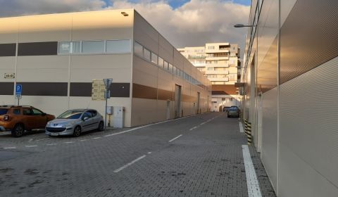 Skladové vykurované priestory na Podunajskej ulici, 174 m2