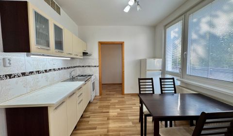 NA PREDAJ 3 a pól izbový byt Nitra Klokočina