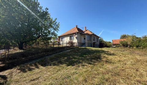 PREDAJ - RODINNÝ DOM - VELČICE