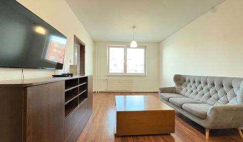 Na predaj: 2 izb.byt + LOGGIA, ŠPAJZA, ŠATNÍK, PIVNICA