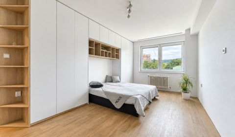 TOP Veľký rodinný 3-izbový byt s vlastným kúrením, loggiou, parkovaním