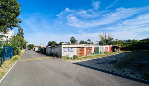 Ponúkame na predaj Garáž na Skalickej ul. Nové Mesto
