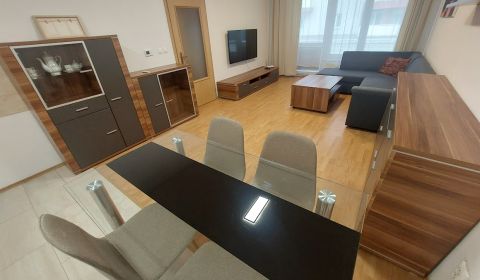 PRENÁJOM: ÚTULNÝ 2 IZBOVÝ BYT BEZ BALKÓNA, NOVOSTAVBA, CENTRUM
