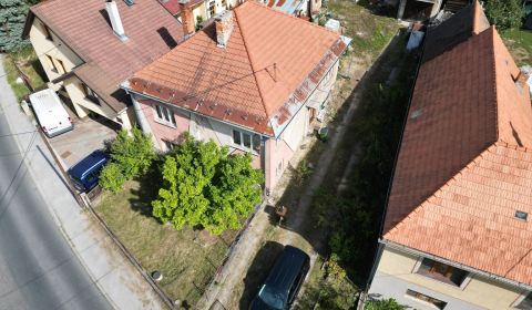 Predaj: Rodinný dom Senica s veľkým pozemkom 1250m2