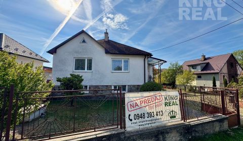 Rodinný dom s priestranným pozemkom 710 m² – Dulová Ves