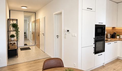 Moderný nový 2 izbový byt Dona Sandtnera s parkingom 690,- Eur