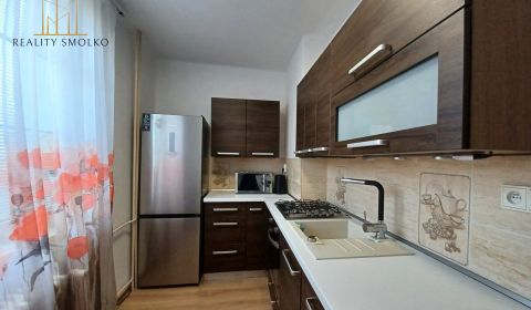 REZERVOVANÉ !!!  PRENAJÓM 2-izbový zariadený tehlový byt s loggiou po 