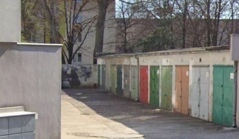 PREDAJ - Garáž aj s pozemkom na ulici Planét 