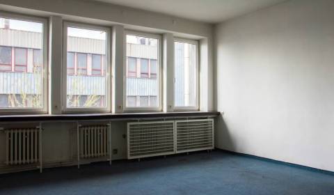 Kancelária - Kopčianska - 31,5 m2 - 5. poschodie