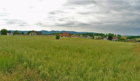 Na predaj stavebný pozemok v obci Suchá nad Parnou.