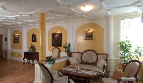 Prenájom 4 izbového bytu s parkovaním na Zámockej ulici