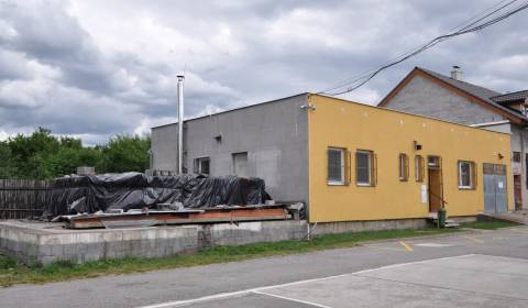 Areál administratívna budova + sklady Košťany nad Turcom