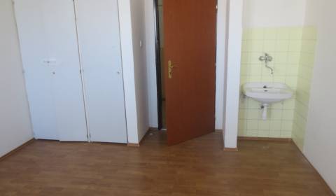 Prenájom: Kancelárskych priestorov Poprad-západ