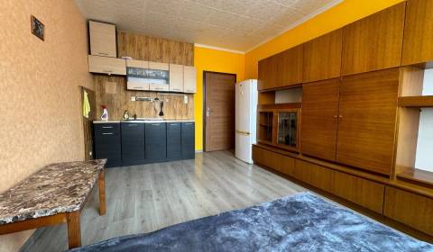 Ponúkame na prenájom garsónku v Nových Zámkoch