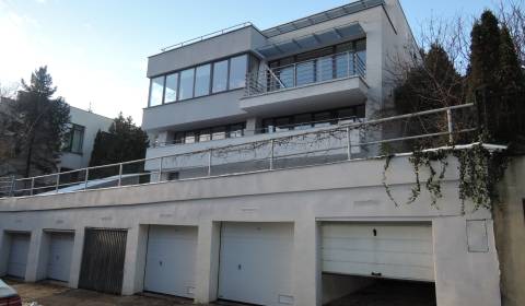 Prenájom rodinného domu v Starom Meste s výhľadom na hrad