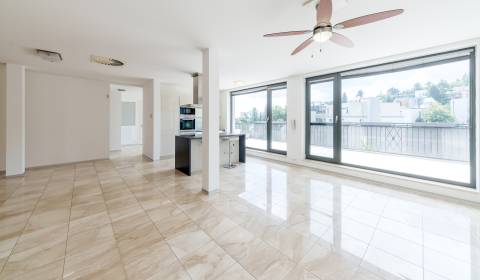 Moderný 3i byt 133m2, s veľkou terasou, HLBOKÁ RESIDENCE