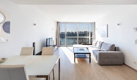 Veľkometrážny 2i byt 73m2, s lodžiou a parkovaním, EUROVEA