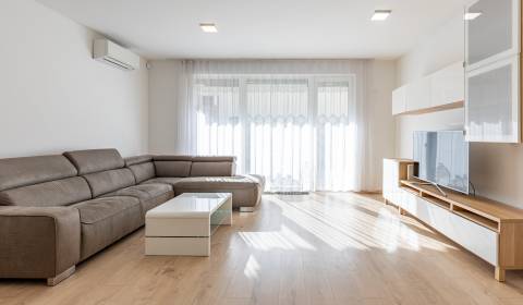 REZERVOVANÉ Príjemný 3i byt 70m2, s A/C, záhradkou a parkovaním