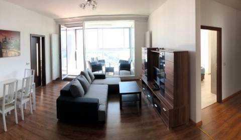Na prenájom luxusný 3 izb. byt s garážou v Panorama City, Staré Mesto.