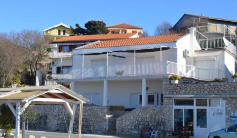 Maslenica - patrový dům se 4 byty + pohostinský objekt, 1. řada u moře