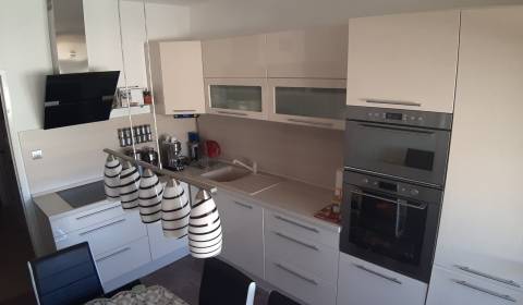 Predaj: VNKS, 3-izbový byt, SÁSOVÁ, Starohorská ul.
