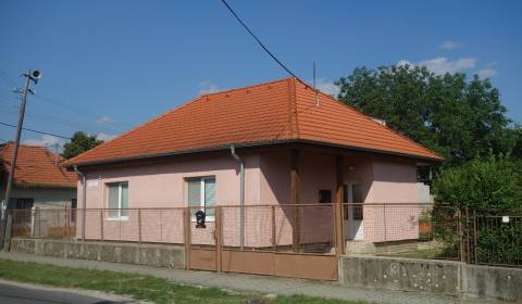 5-izbový dom na predaj, Vráble – Kollárova ulica, pozemok 698 m2
