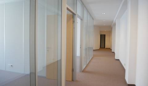 PRENÁJOM kancelárií v Tatra Residence pri Dunaji, BA I