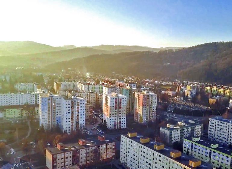 Súrne hľadám pre našu klientku 1-izbový byt v Púchove - puchov-mesto-púchov.jpg