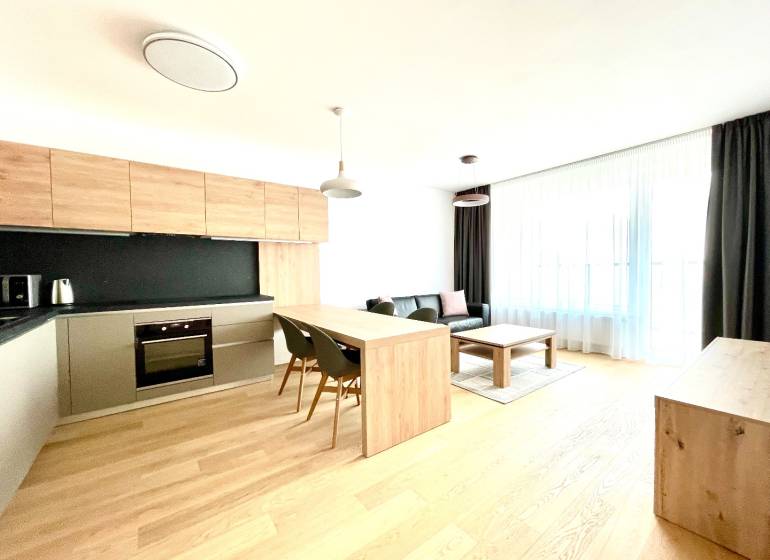 Eurovea: Na prenájom lux., zariadený, 2 byt/eng. text inside - 1