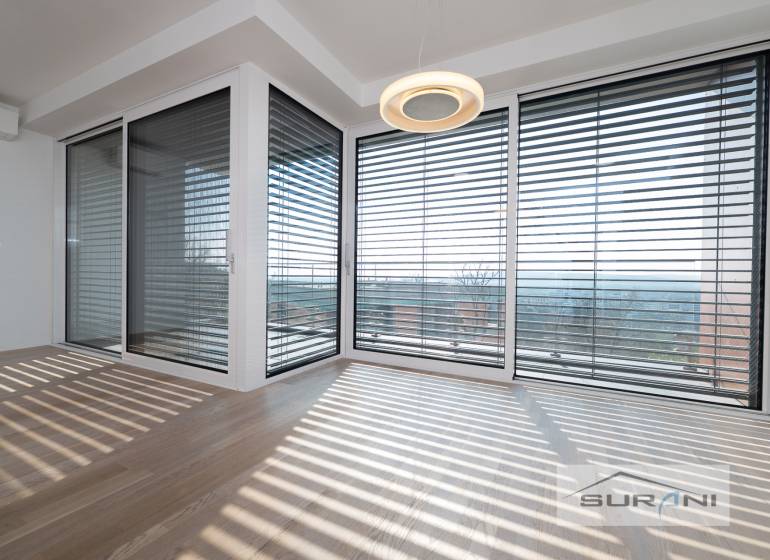 Na prenájom 4-izb. byt,121m2,terasa,parkovanie, Šafránová - 1.jpg