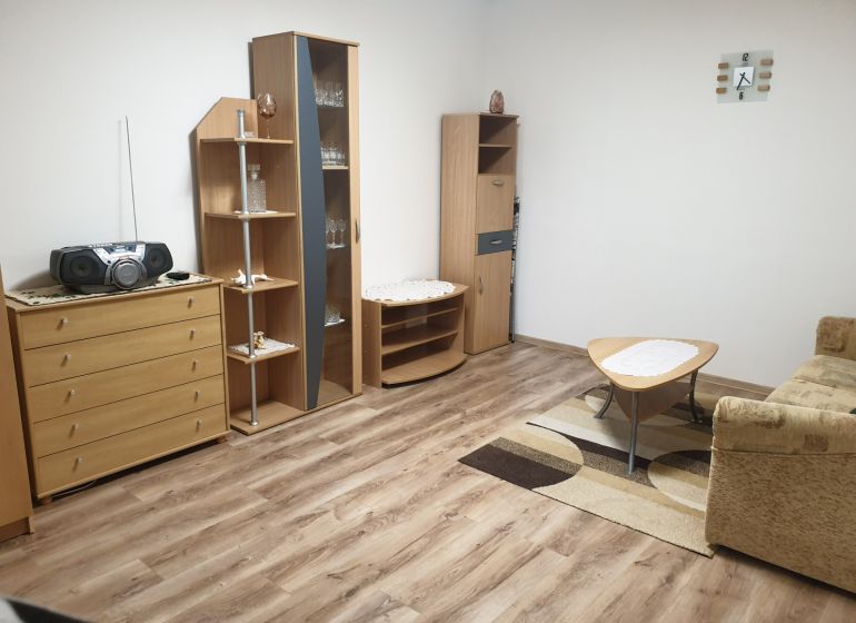 PRENAJATÉ : 1 izbový byt, 32 m2 - Komárno - 7.jpg