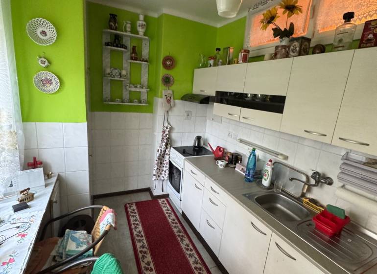 Na predaj 3 izbový byt na prízemí v centre mesta Šahy. - IMG_1431.jpeg