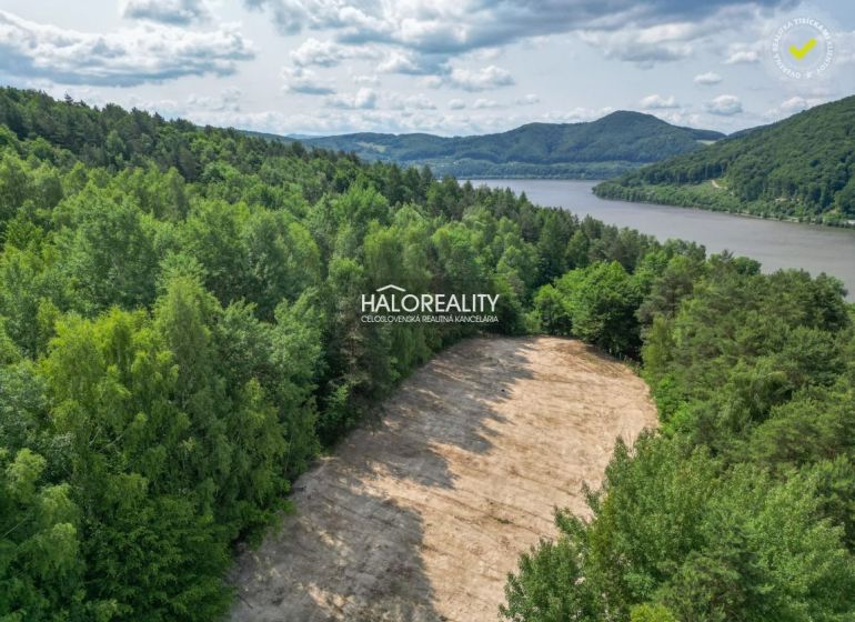 Predaj, orná pôda   4565 m2 Považská Bystrica, Miloc... - Poľnohospodárske a lesné pozemky v Považskej Bystrici s výhľadom na rieku obklopené zeleňou.
