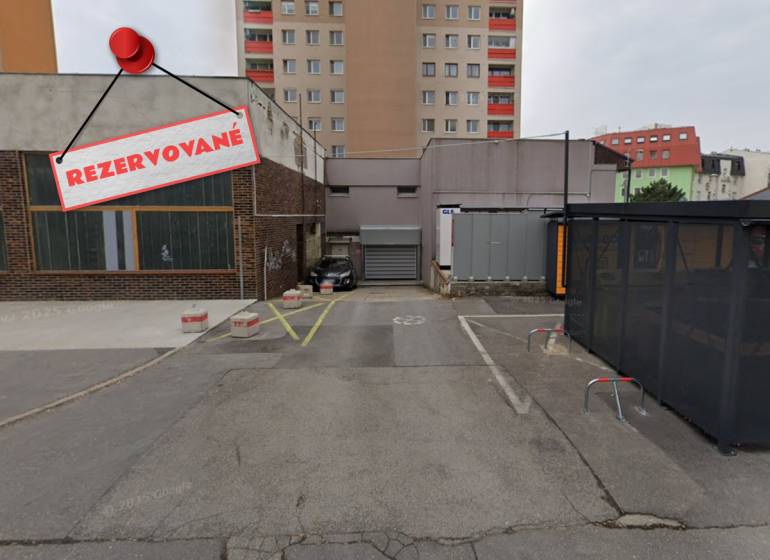 REZERVOVANÉ podzemná garáž Bratislava Nové Mesto - Rezervované parkovacie miesto pri garážach na Budyšínskej ulici v Bratislave - Novom Meste.