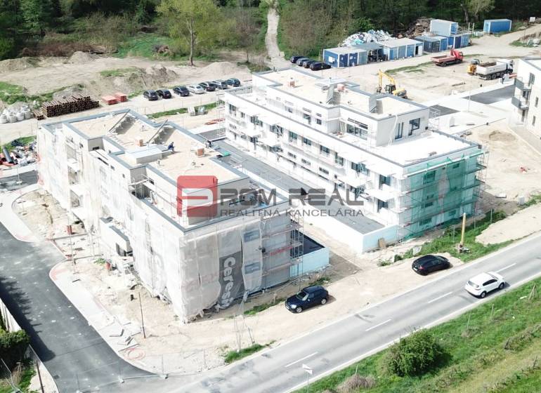 PREDAJ 3i byt, 86 m2, Prémiová novost. Zelené Nivy, Pezinok - Stavebný proces na Limbašskej ceste v Pezinku zahŕňa výstavbu 3-izbových bytov.