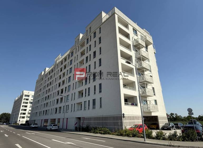 2-izbový byt Slnečnice POP pri novej električke do centra! - Bytový dom na ulici Labutia v Bratislave V, ponúka 2-izbový byt.
