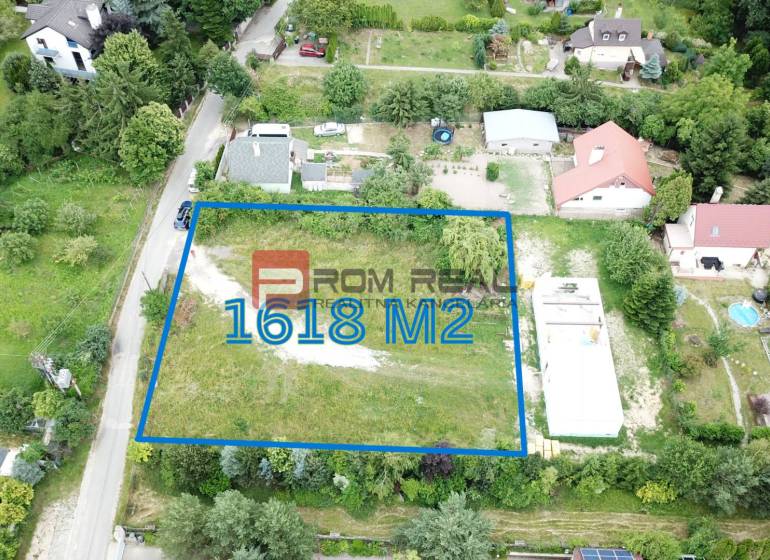 Najlukratívnejší pozemok 1618 m2 pre tých, čo vedia, čo chcú - Letecký pohľad na parcelu 1618 m² v Marianke na Štúrovej ulici, Pozemky - bývanie.