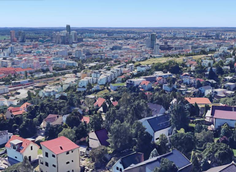 Lukratívny pozemok s objektom Na Vtáčniku | Koliba - Pohľad na zástavbu v Bratislave z Koliby, ulica Na Vtáčniku, s panorámou mesta.